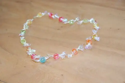 图为爱心糖果 刘濠玮摄