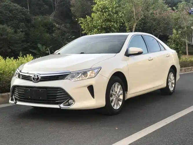 南宁2015年11月丰田凯美瑞2015款20g领先版白色自动档