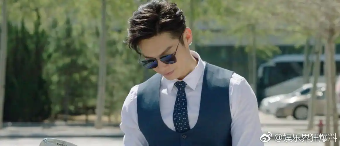 辰亦儒疑似结婚,年轻时喜欢过的飞轮海