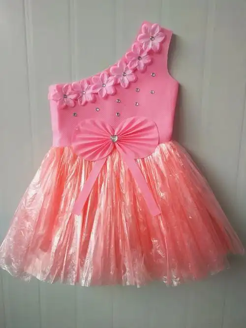 小朋友塑料袋裙子做的幼儿园儿童上台表演女童走秀跳舞环保垃圾袋