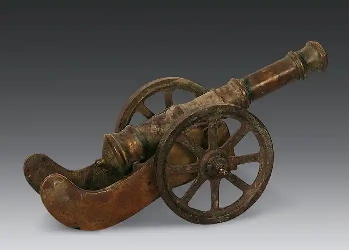 032619世纪铜炮摆件