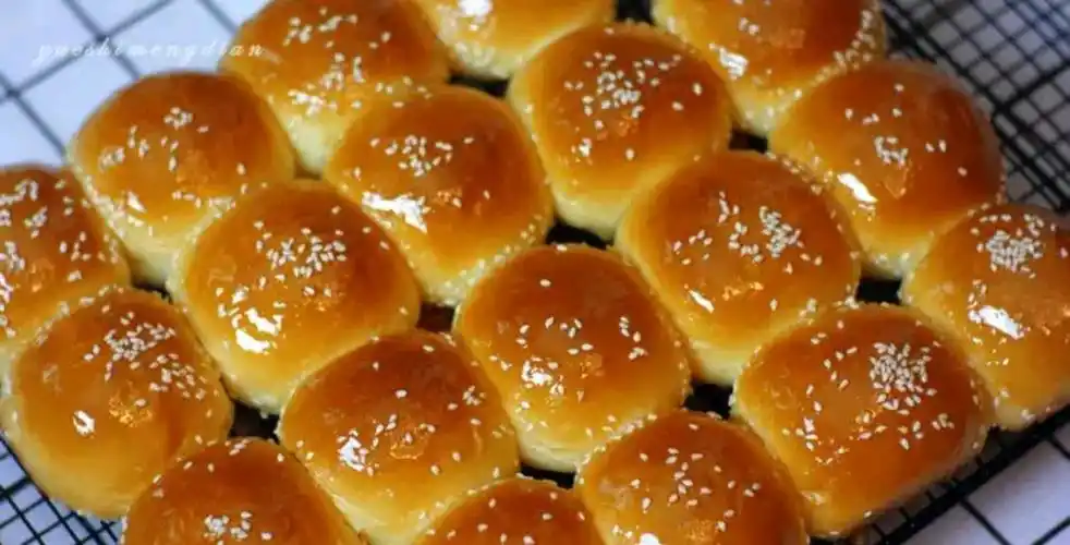 蜂蜜小面包按这几个操作步骤做,口感松软甜而不腻新鲜出炉抢着吃