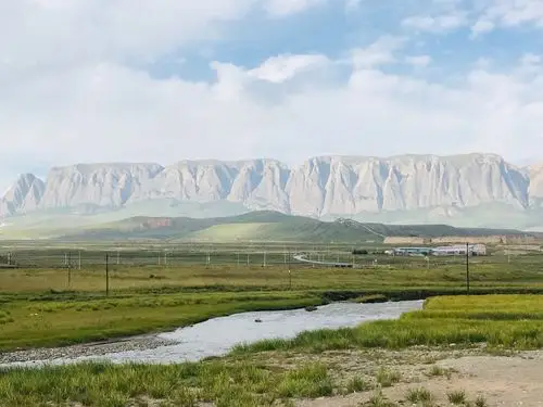 甘南藏族自治州夏河县甘加乡白石崖