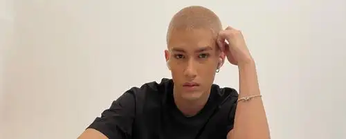 米卡是日美混血吗?米卡有没有出道?