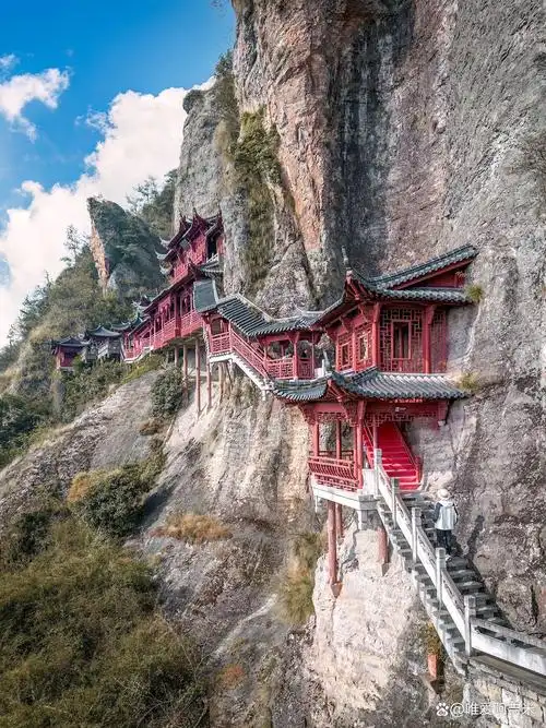 "性价比超高!探秘杭州建德大慈岩景区的江南悬空寺"