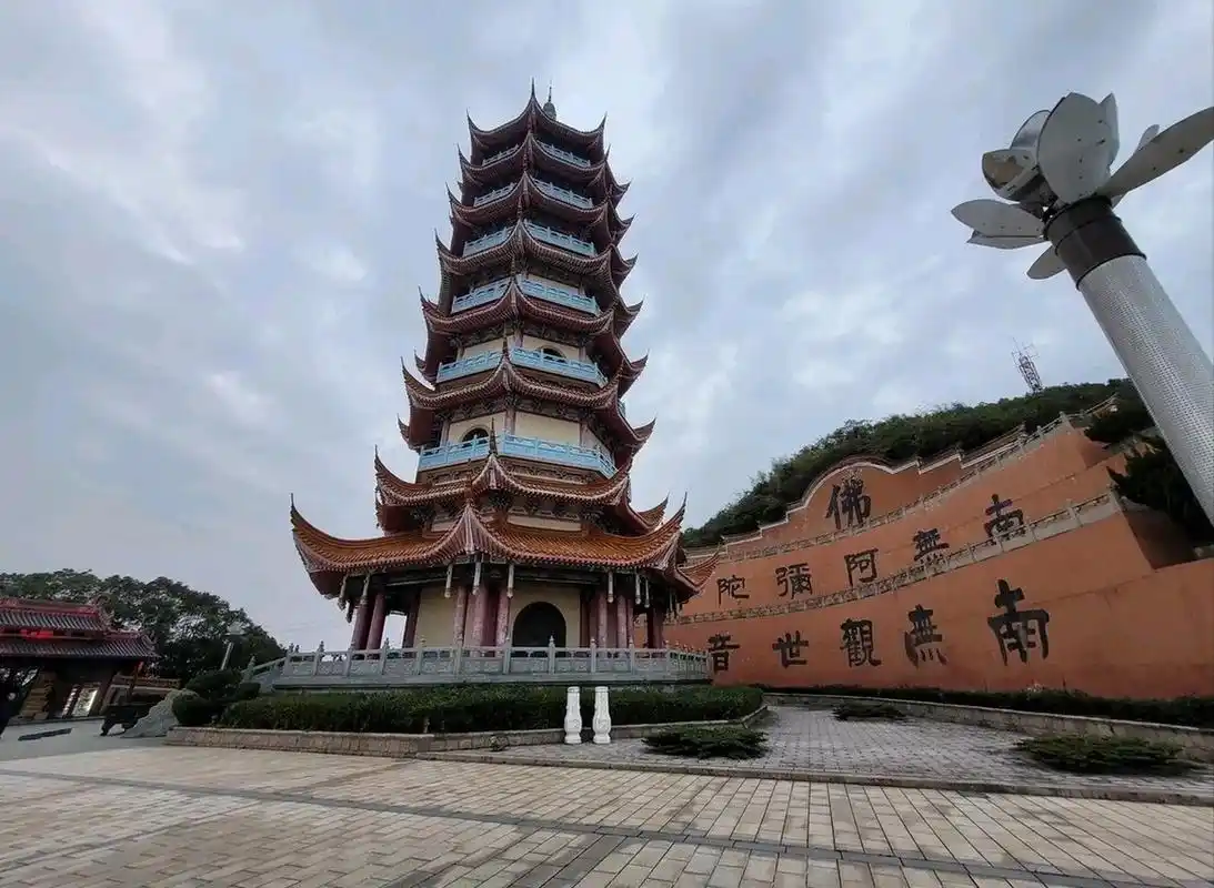 磨心山景区的奥秘原来是…  	 【磨心山景区】 	 99简介: 位于岱山