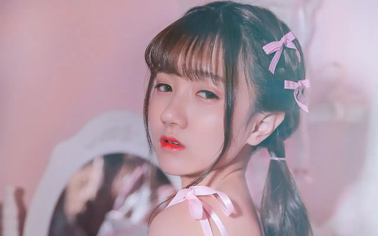 梦幻甜美女孩高清电脑桌面壁纸