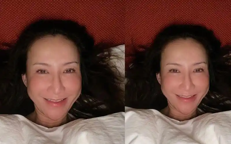 李玟晒素颜自拍照疑回应整容整坏我不是美女