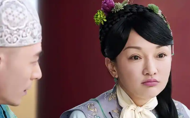 事实证明,49岁"无人敢娶"的周迅,已经走上了另一条道路_贾宏声_窦鹏