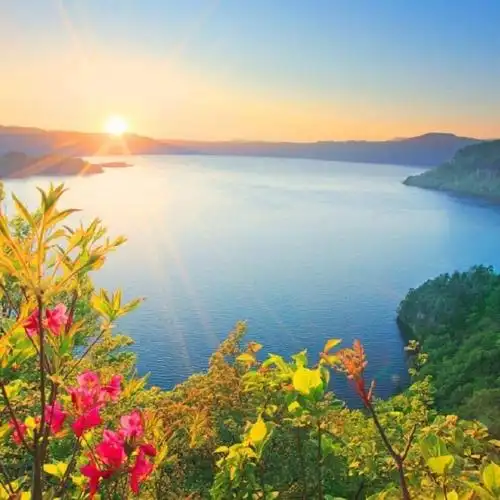 上善若水,厚德载物