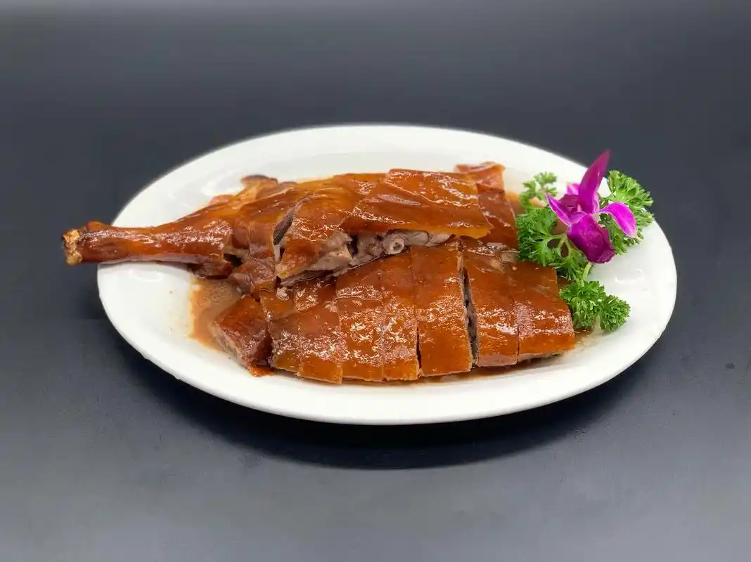 广东烧腊名菜(脆皮烧鹅)