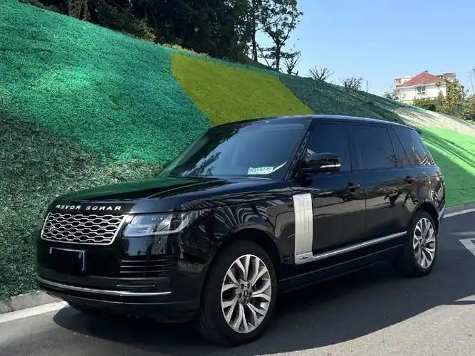 最新到店7715路虎 揽胜 2021款 3.0 l6 传世加长