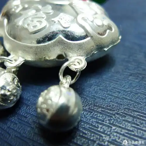 送给宝宝的礼物老凤祥银锁吊坠开箱