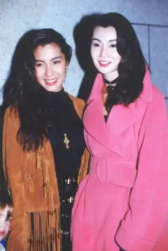 p>杨紫琼(michelle yeoh),1962年8月6日出生于马来西亚霹雳州怡保