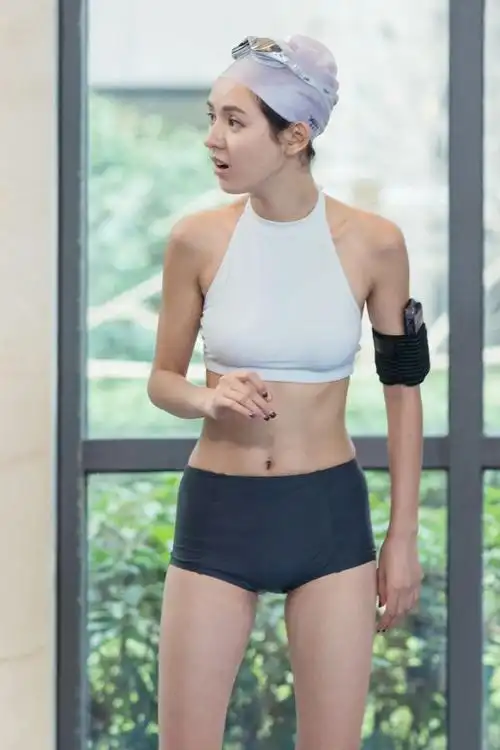 骨感女神张予曦泳装写真震撼来袭这身高和体重相当具有统治力