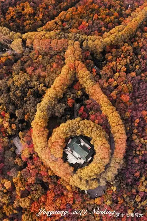 不过很遗憾,这串项链只能在空中才能欣赏到,感受一