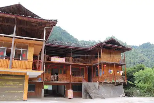 吊脚楼————苗家人的摇篮.