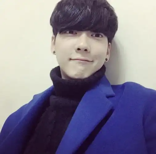 韩国小鲜肉朴亨锡图片 朴亨锡齐刘海发型