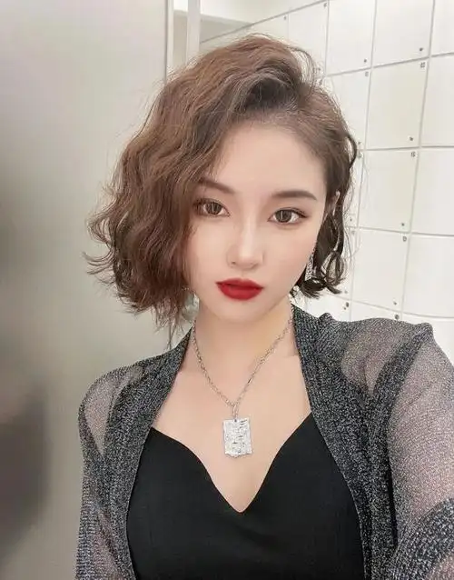 35岁,发型就选烫卷卷,洋气时尚很美满|波波头|中长发|短发|烫发_网易