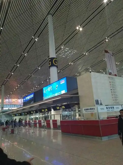 高铁天津站下车不用出站可乘地铁2号线直达滨海国际机场候机楼,步行