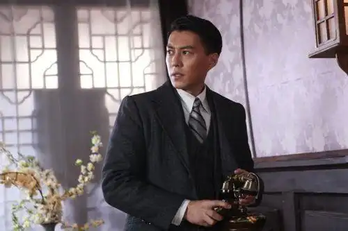 靳东《狼烟遍地》剧照