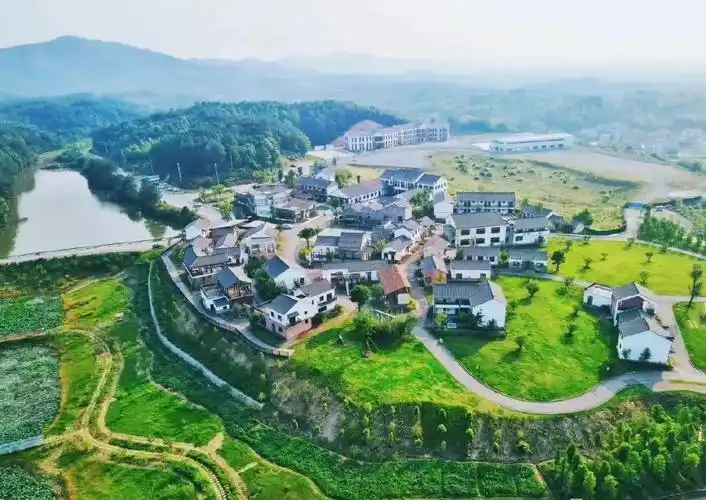 媒体采风团打卡咸宁乡村游网红景点