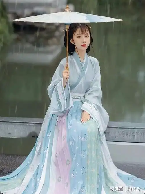 周也的晋制汉服被遗忘的最美汉服