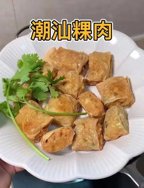 粿肉切块后煎炸一下即可吃也可以直接扔