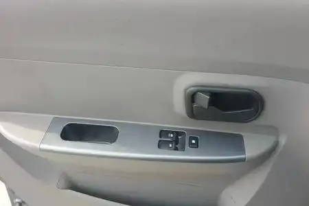 洛阳-五菱宏光s1 2010款 1.2l 基本型