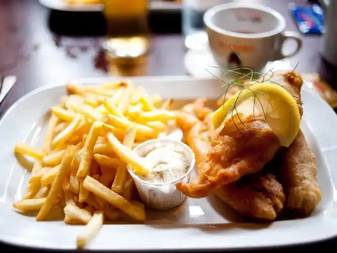 每个人在英国不得不吃的26种美味食物