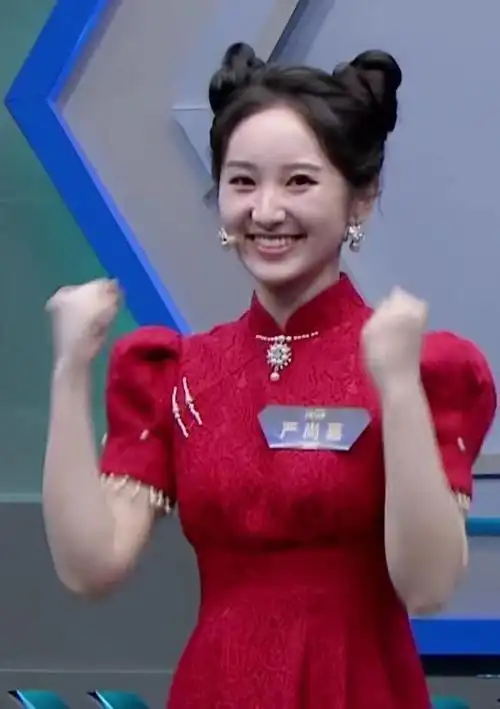 虽然前三期节目中也有像宋雪莹这样用相对活泼的风格主持节目的选手