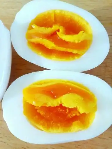 俏丽辣妈做的清煮鹅蛋