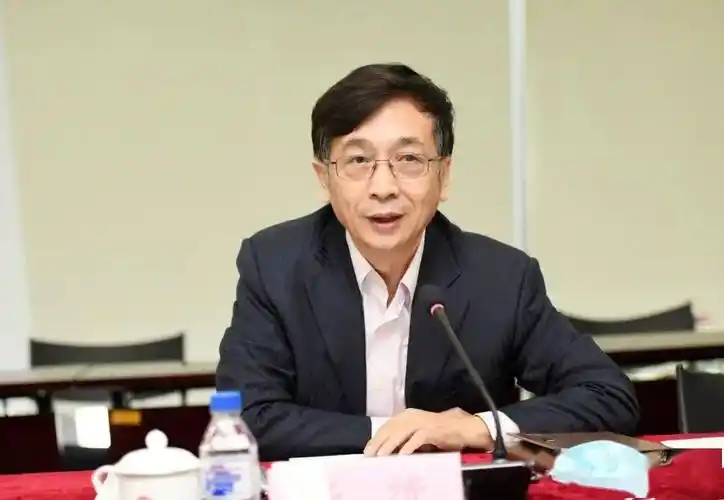 中国银行业协会第一副秘书长杨洸致辞