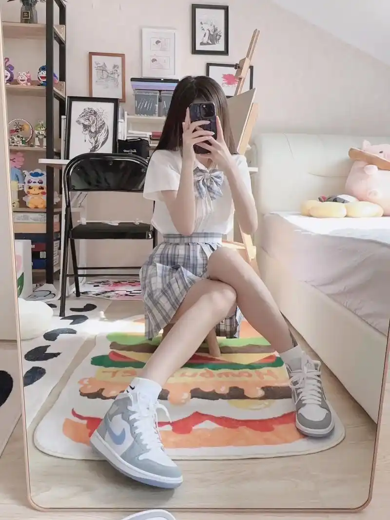 jk女神 7月前·重庆 1 分享 回复 强盛纸包鱼 . 美腿 7月