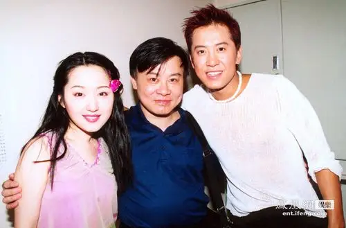 回顾杨钰莹早期照片 再曝与赖文峰合影[高清大图]