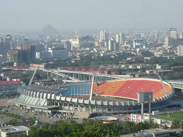 山东省体育中心体育场