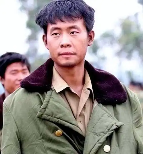 带着儿子二婚嫁影帝张译,如今18年过去,才知道她嫁的有多值