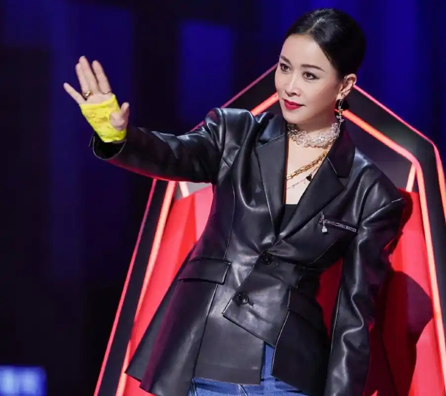 今晚的那英,真的要感谢孙楠来了,不然真是…… 今晚《歌手》最新一场