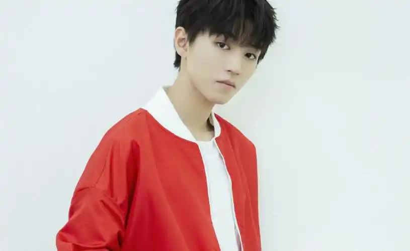 最新清新帅气王俊凯壁纸运动风的帅气小凯