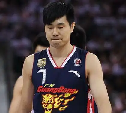 王仕鹏新赛季各项数据创新低 场均仅贡献4.3分(图)