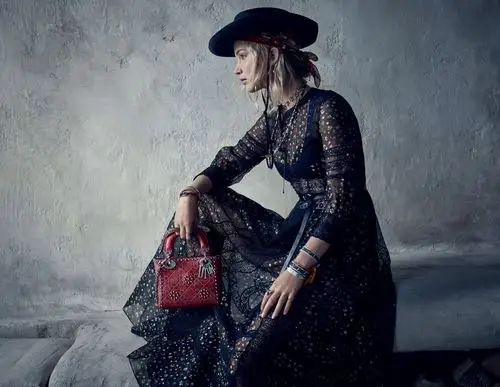 dior2018早春广告大片詹妮弗劳伦斯充满野性魅力