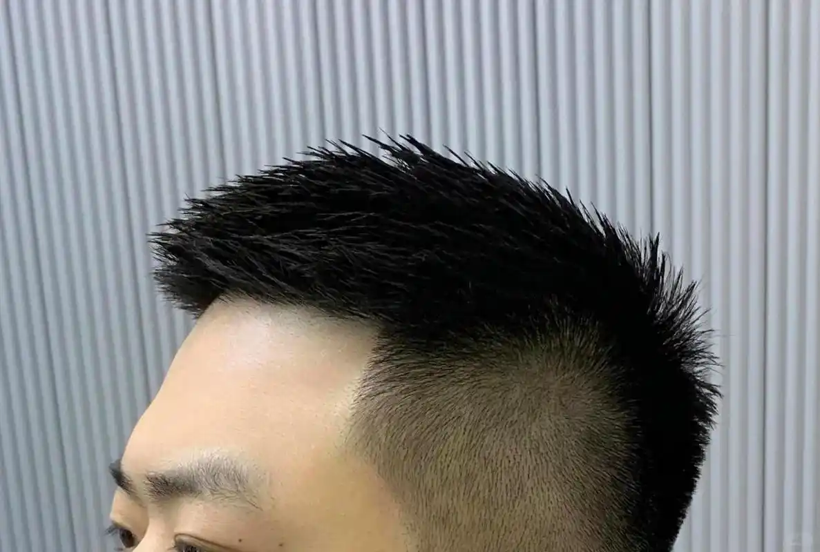 男士发型 成都男士发型设计,短发造型.这款发型叫栗子头.