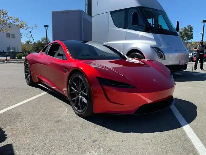 "零百猛兽"特斯拉 roadster 2将于 2023 年问世
