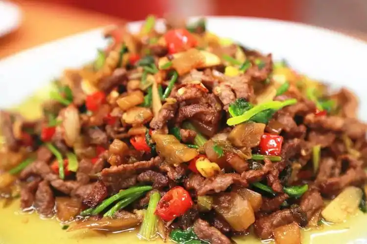 野山椒炒牛肉,秘汁干烧鸡,尝尝冬天里"特别火"的菜