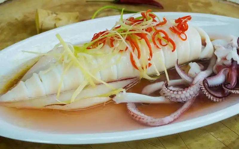 这种大鱿鱼成为"大管",偶得三条,做了白灼,清蒸,爆炒三种口味,你喜欢