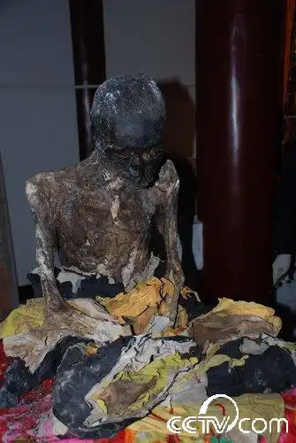 安徽安庆退休老教师死后坐化3年肉身不腐