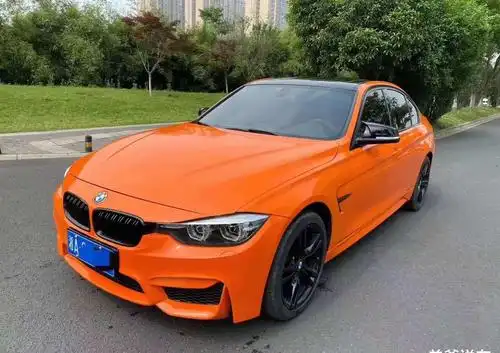捡漏四排气宝马320曜夜版加装m3套件白色改橙色有备案