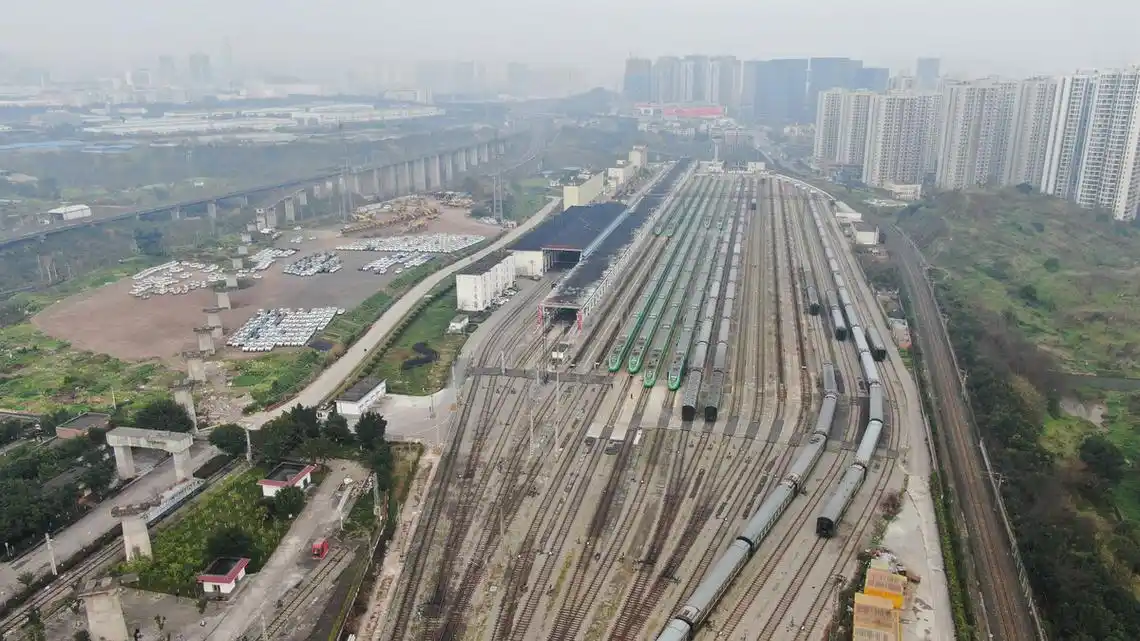 中国铁路成都局集团有限公司重庆车辆段重庆北运用车间存车场列车整装