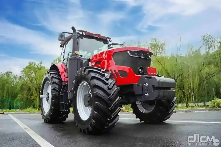 厚积薄发徐工大马力拖拉机xt2004唱响沃野主旋律
