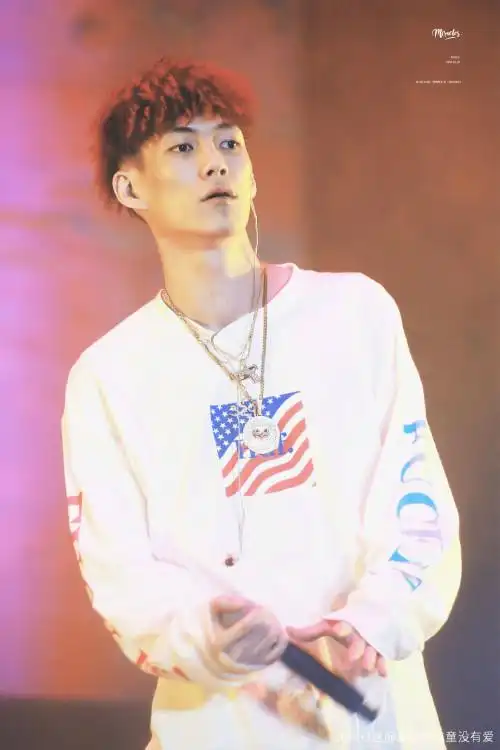 红花会贝贝在直播中剁掉了自己的小拇指,为了自证清白?